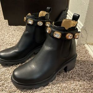 Steve Madden Black bootie 7W